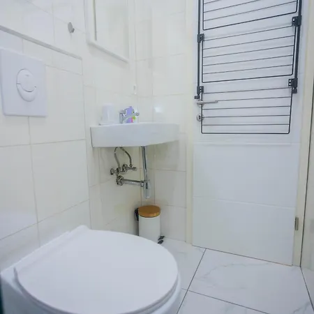 Maris Apartment *