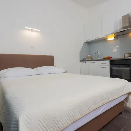 Maris Kaštel Stari