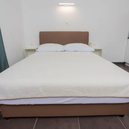 Maris Apartment Kastel Stari