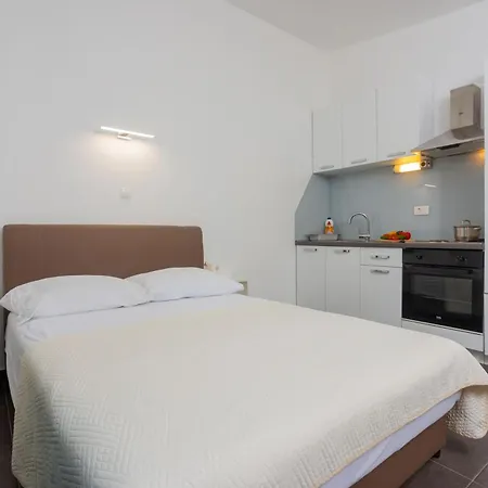 Maris Kaštel Stari