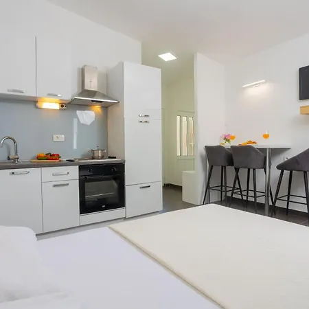 Apartment Maris *